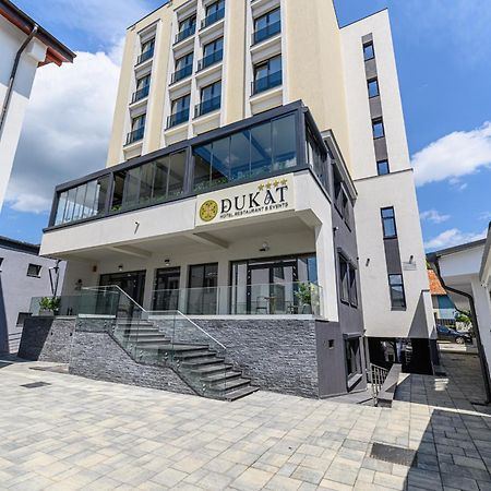 Hotel Dukat Gura Humorului Exterior foto